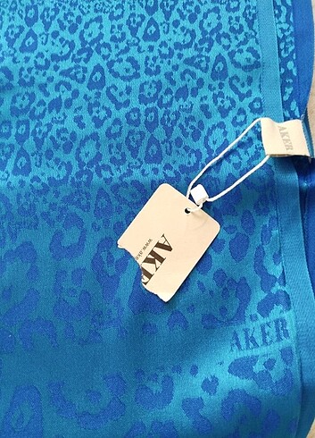 Saks mavisi leopar desenli şal