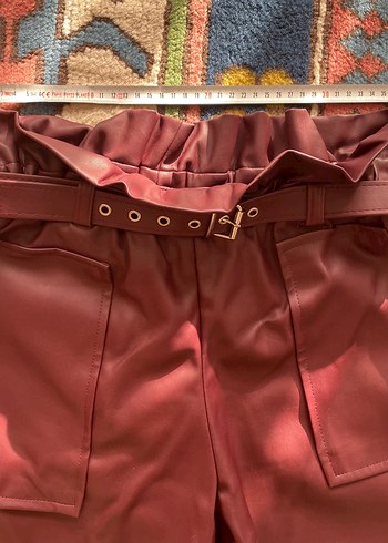 Zara bordo deri şort - Görsel 3