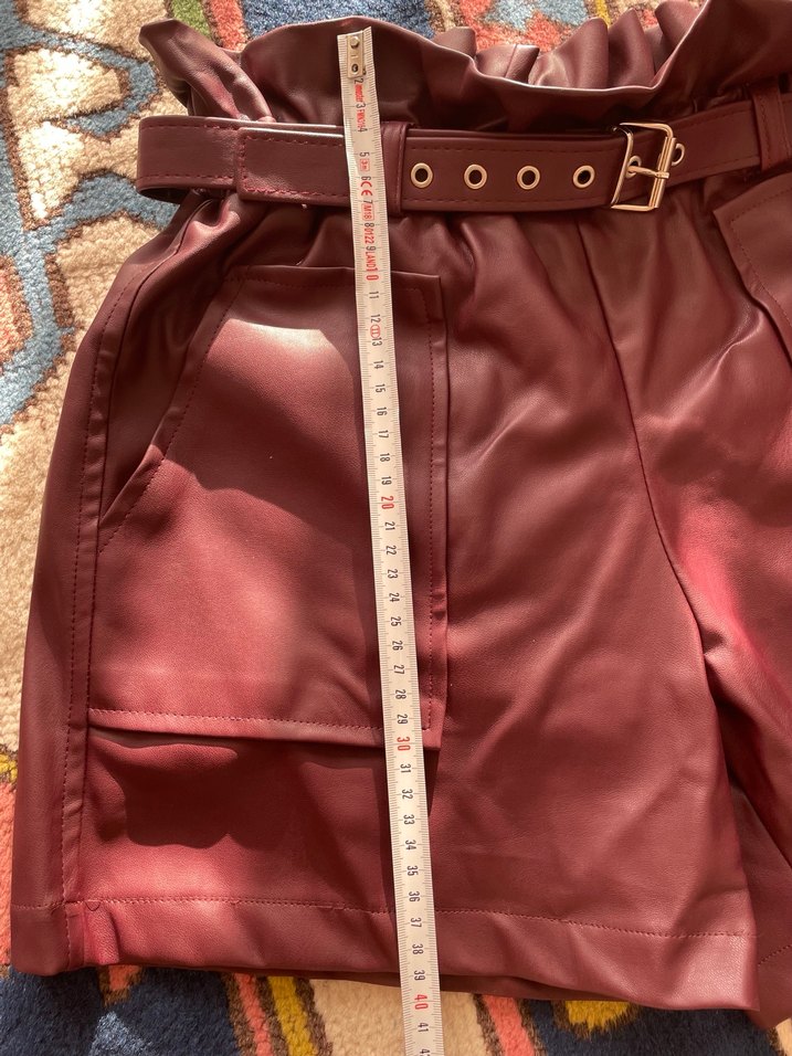 Zara bordo deri şort - Görsel 2