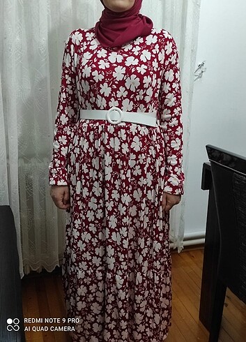 Çiçekli elbise 