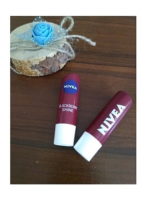 Nivea dudak nemlendirici