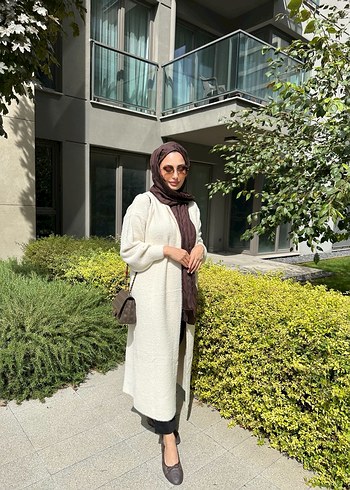 Zara Beyaz Uzun Kadın Yumoş Hırka Yüksek Yakalı