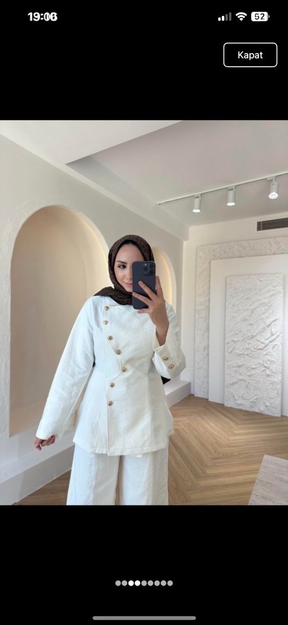 Ekru Şıklık: Minimalist Uzun Ceket & Pantolon Takımı — görsel 2/4