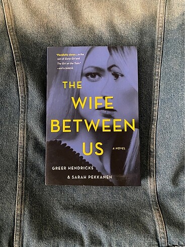The Wife Between Us (Büyük boy)
