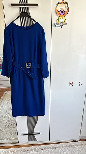 Saks elbise