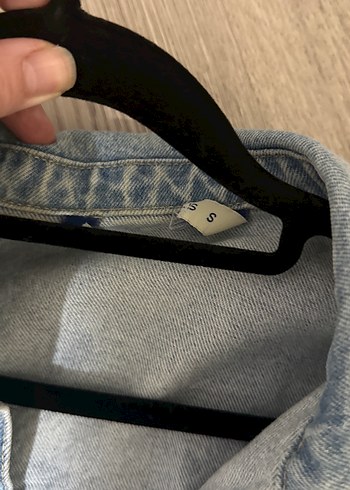 Düğmeli Mini Kadın Kot Ceket - Görsel 4