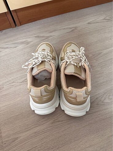 39 Beden Sneaker