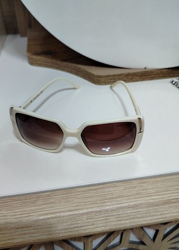 Beyaz Transparan Çerçeve Kadın Güneş Gözlüğü - Görsel 4