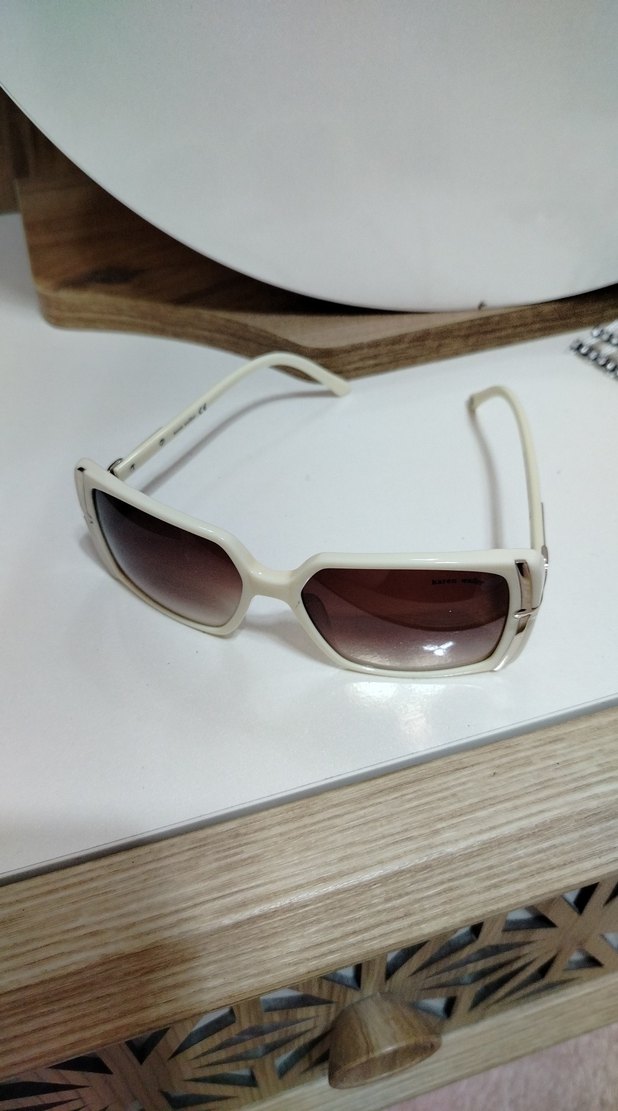 Beyaz Transparan Çerçeve Kadın Güneş Gözlüğü - Görsel 3