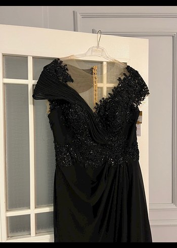 Drapeli Nakışlı Siyah Midi Abiye Elbise - Görsel 4