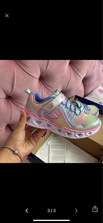 Skechers