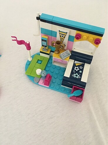  Beden Lego feiends