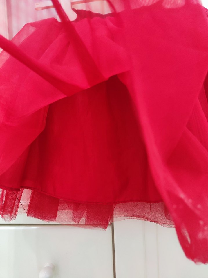 Kırmızı Tütülü Etek - Görsel 3