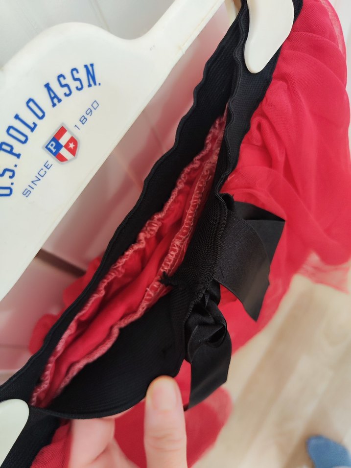 Kırmızı Tütülü Etek - Görsel 4