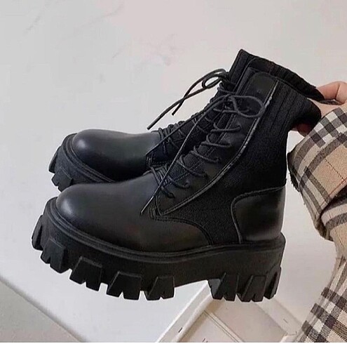Bershka killstar gothic/punk/y2k kalın topuk bot sıfır ve hemen teslim?