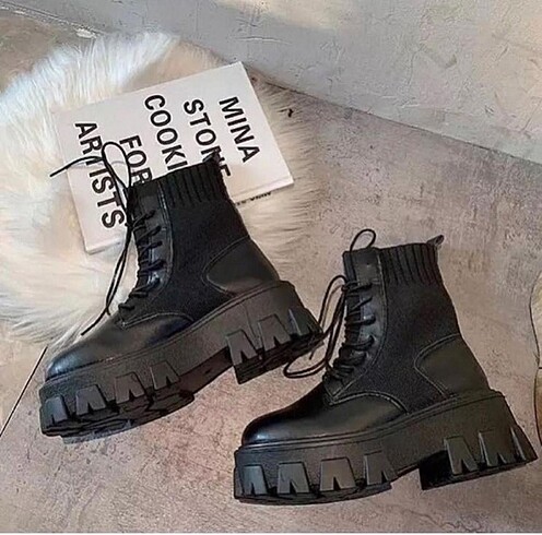 40 Beden killstar gothic/punk/y2k kalın topuk bot sıfır ve hemen teslim?