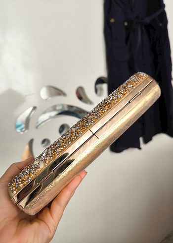Zara Altın Renkli Pul Detaylı Kadın Portföy Çanta