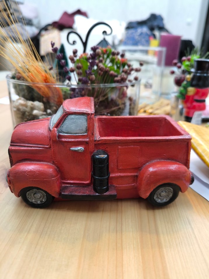 Kırmızı Renkli Dekorasyon Kamyon - Görsel 3