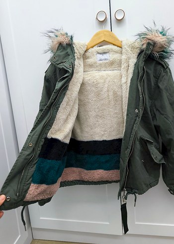 Bershka kadın Yeşil Kapüşonlu Kürklü Kışlık Ceket - Görsel 7