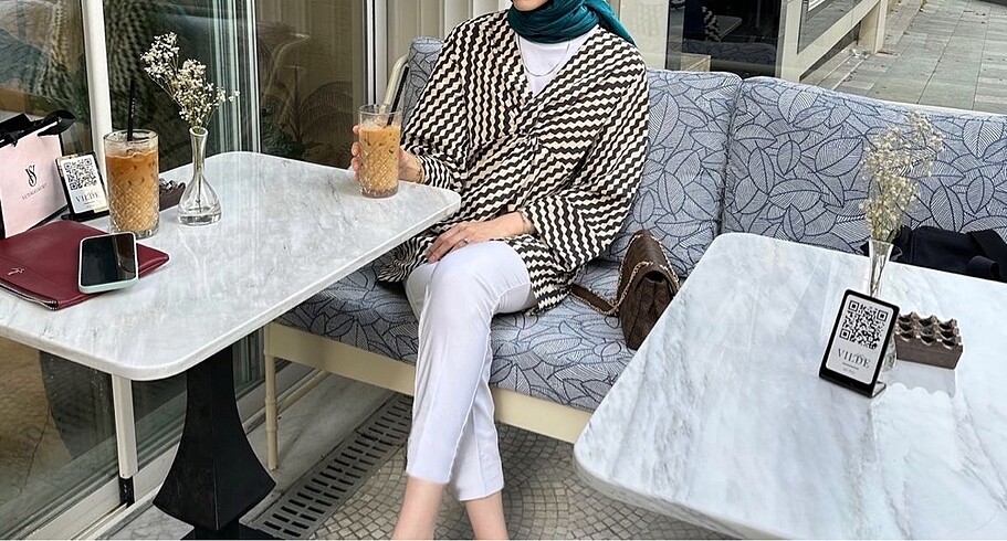 H&M çizgili desenli siyah beyaz tunik gömlek