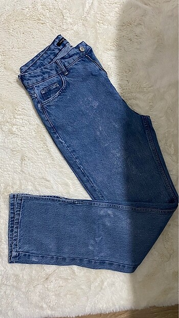 Trendyolmilla parlak pantolon