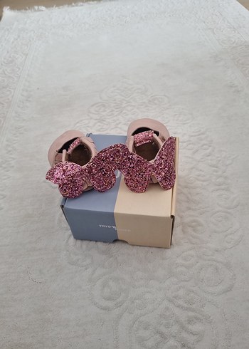 Zara Pembe Kelebek Desenli Fiyonklu Kız Aksesuar Seti
