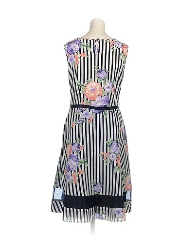 40 Beden PreLoved Uzun Elbise %70 İndirimli.