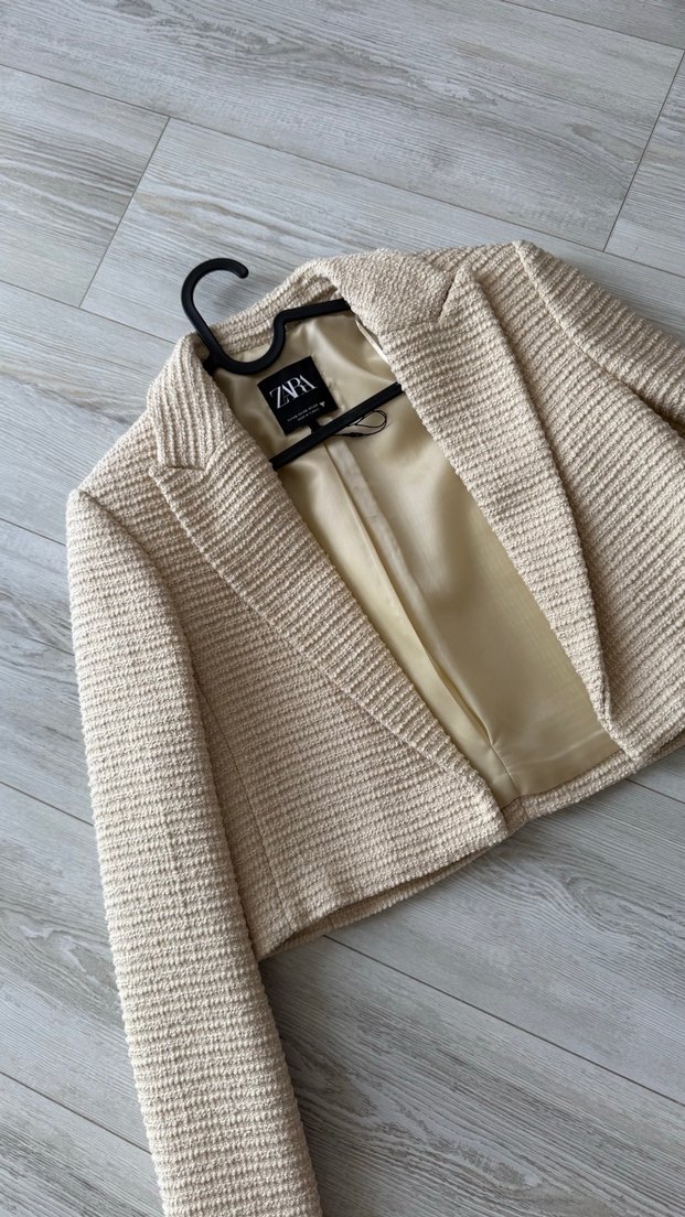 Bej Kısa Örgü Dokulu Kadın Ceket - Görsel 3