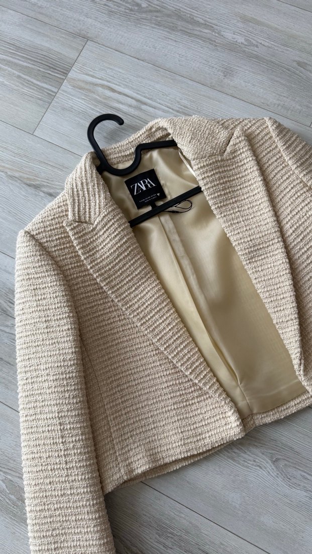 Bej Kısa Örgü Dokulu Kadın Ceket - Görsel 2