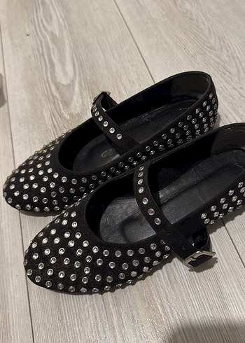 Sivri Uçlu Tokalı Siyah Rock Punk Babet - Görsel 2