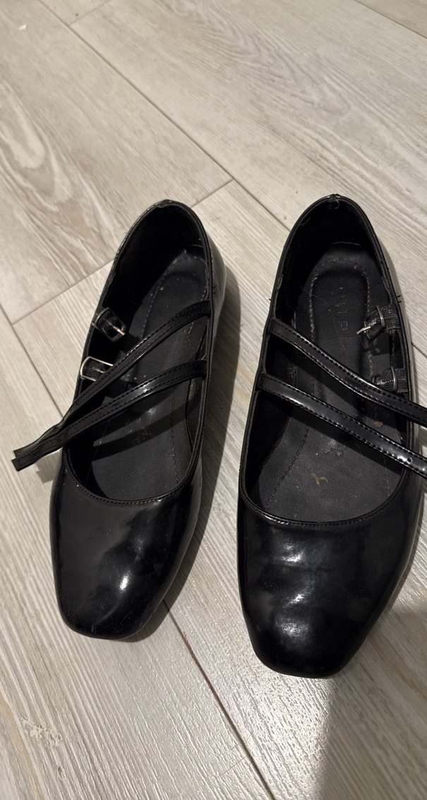 Tokalı Siyah Blok Topuklu Kadın Düz Ayakkabı - Görsel 2