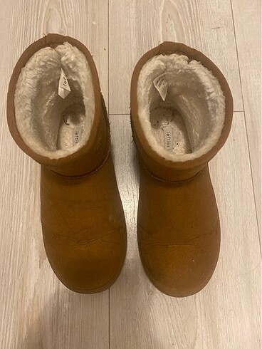 Zara Mini Ugg
