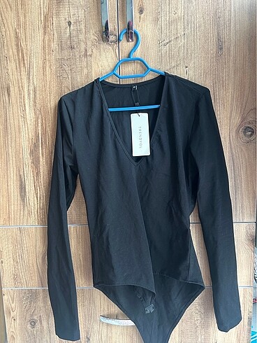 trendyolmilla v yaka body