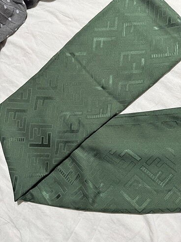 Fendi şal - Görsel 2