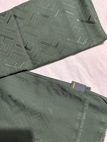 Fendi şal - Görsel 3