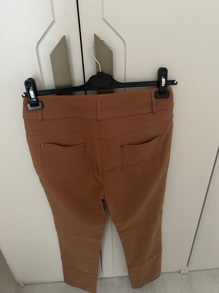 Kemer Detaylı Bej Kadın Süet Pantolon - Görsel 2