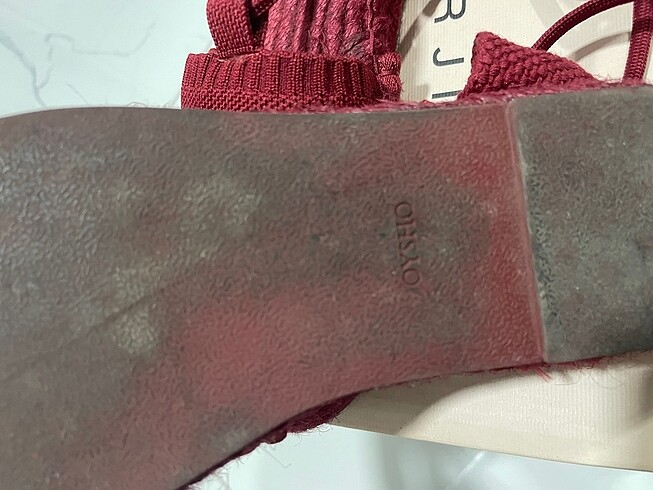 37 Beden Oysho bordo/kırmızı bağcıklı sandalet