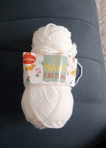 Nakışlı Beyaz Örgü Bebek Battaniyesi - Görsel 2