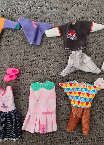 Barbie bebekler hariç hepsi 370 tl