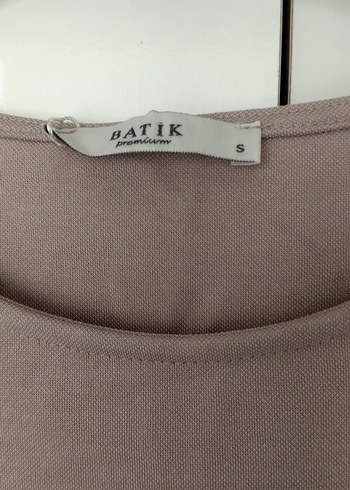 Batik Bej Yüksek Yakalı Kolsuz Kadın Atlet