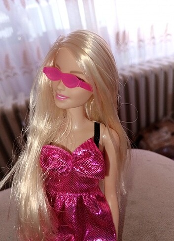  Beden Barbie 200 elbise 75 gözlük 20 tl