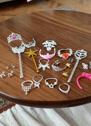 Beden Renk Orijinal barbie takılar fiyat sorunuz
