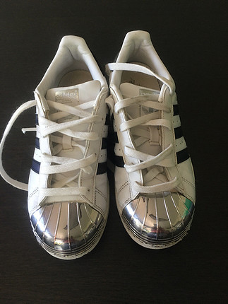 Adidas superstar onu metal