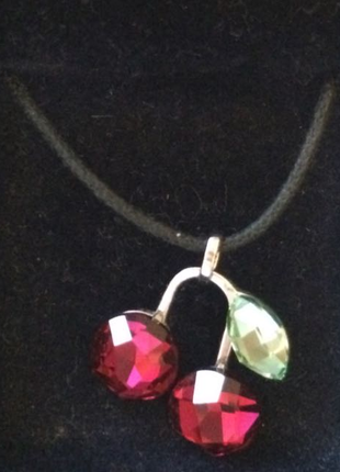 Kiraz seklinde swarovski kolye