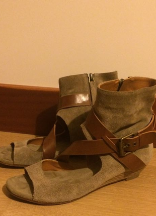 Deri kahverengi bantli sandalet