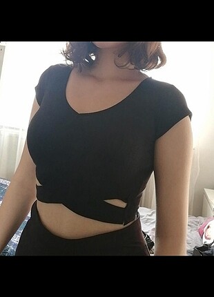 Siyah Dar crop top