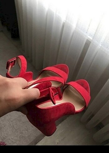 36 Beden kırmızı Renk Kırmızı Süet Tokalı Kadın Topuklu Ayakkabı