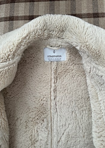 Stradivarius Sttadivarius Kürk Detaylı Beyaz Kadın Mont