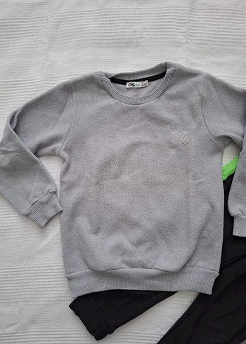 5 Yaş Beden gri Renk Gri Sweatshirt ve Siyah-Yeşil Eşofman Altı Takım