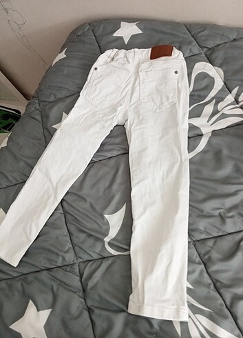 6 Yaş Beden Beyaz pantolon 